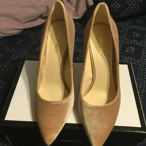 Women's Nine West Tatiana Suede Pump Size 8